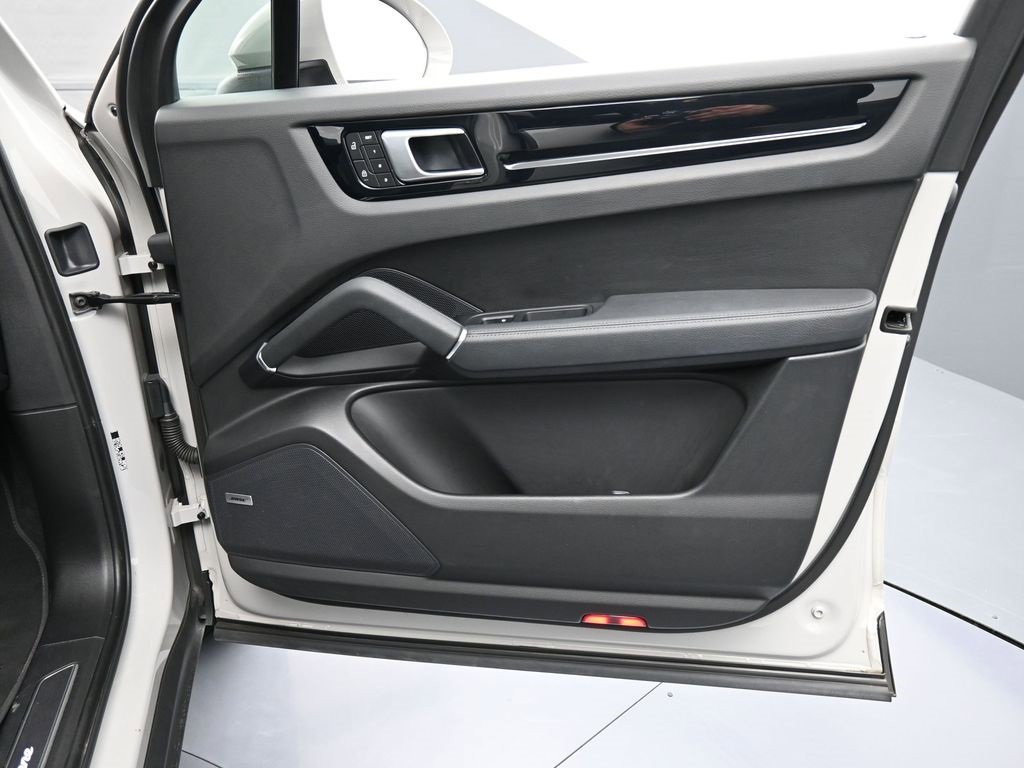 Certified 2023 Porsche Cayenne image 29