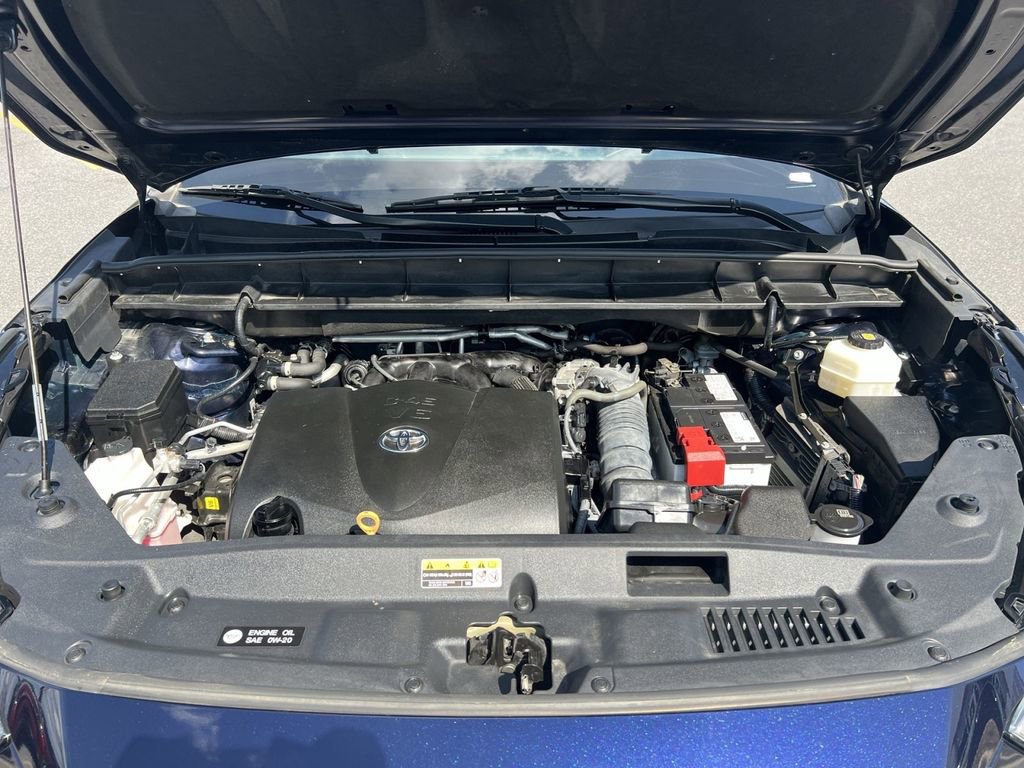 Used 2022 Toyota Highlander LE AWD/4WD image 27