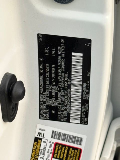 Used 2021 Toyota Highlander XLE FWD image 32