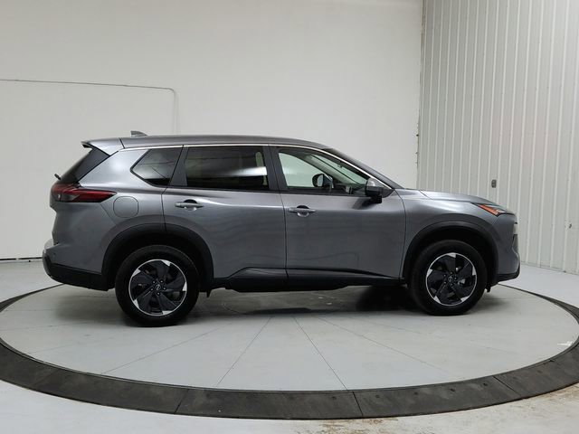 Used 2025 Nissan Rogue SV image 8