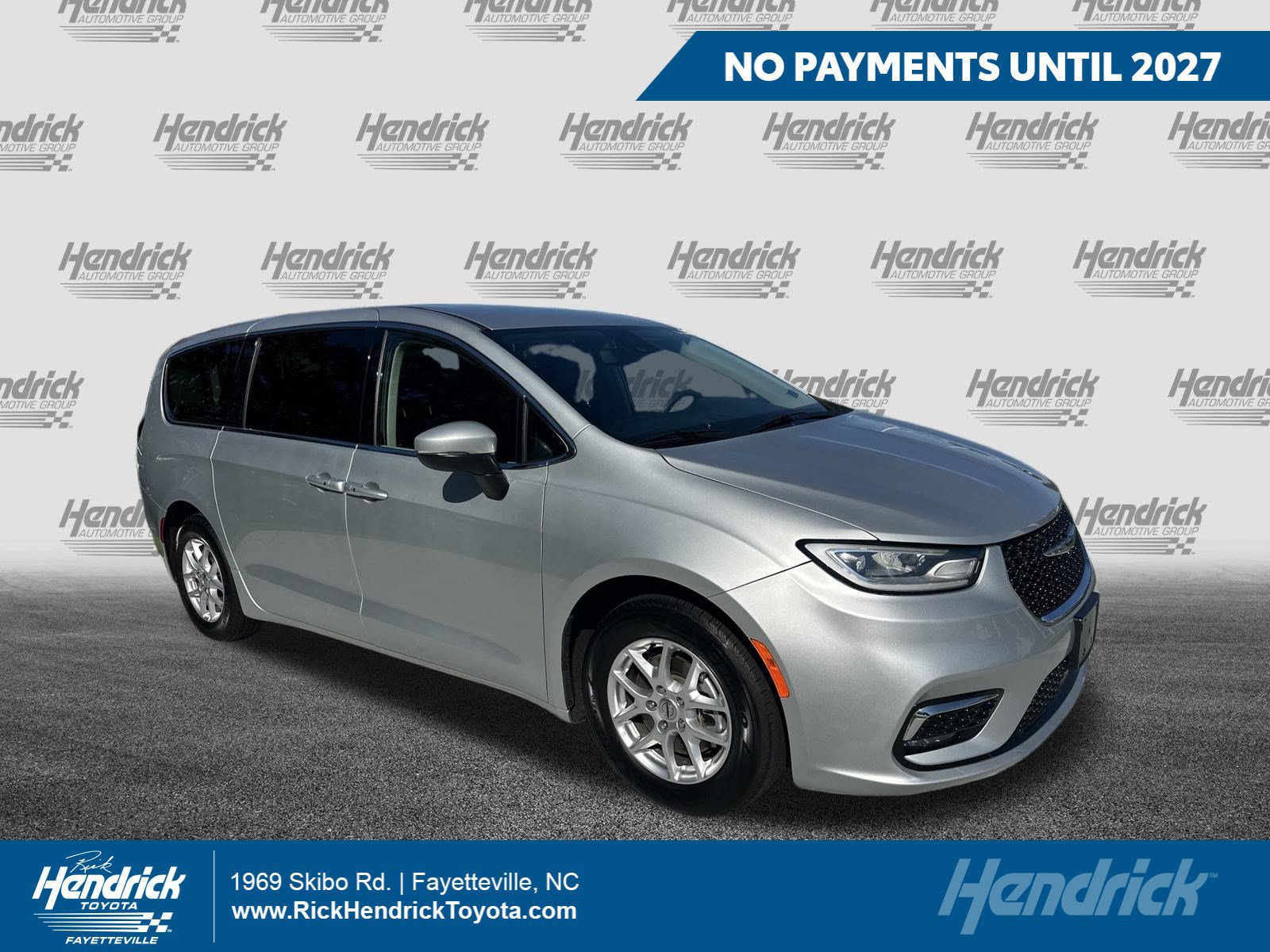 Used 2023 Chrysler Pacifica Touring-L