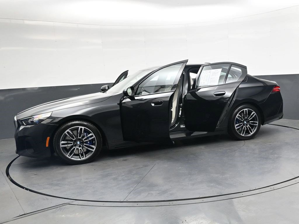 Used 2024 BMW 540i xDrive w/ Premium Package AWD/4WD image 34