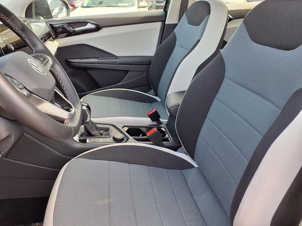 Used 2025 Volkswagen Taos S AWD/4WD image 3