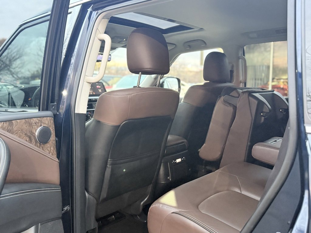 Used 2024 INFINITI QX80 Premium Select w/ Cargo Package image 28