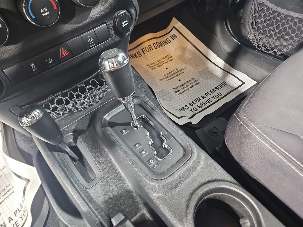 Used 2014 Jeep Wrangler Unlimited Rubicon w/ Connectivity Group image 22