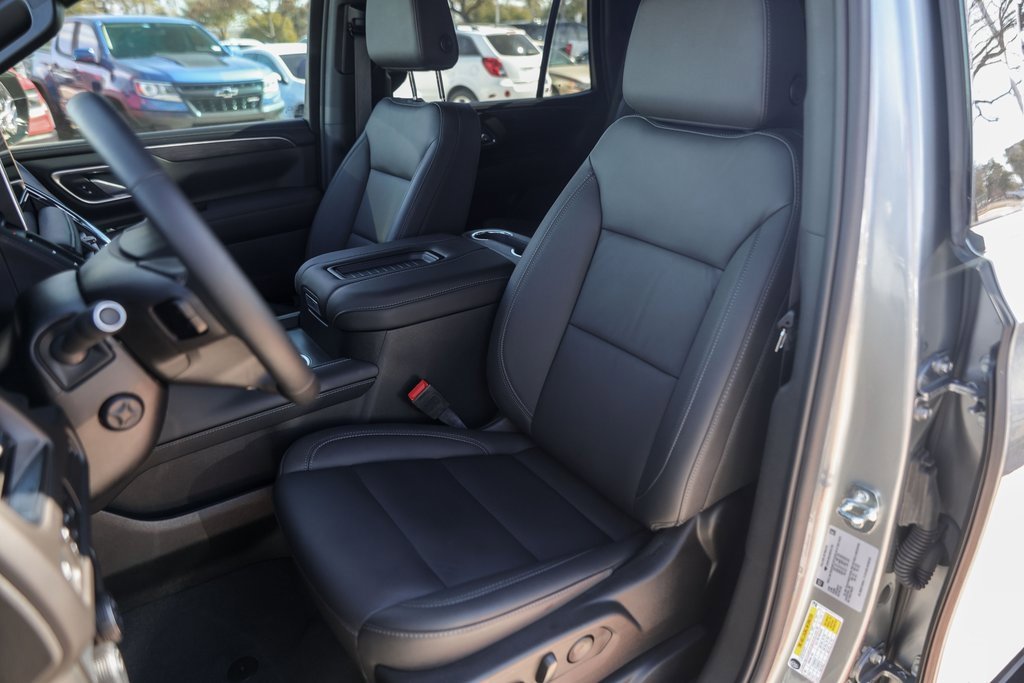 Used 2024 Chevrolet Tahoe LT w/ Luxury Package image 7