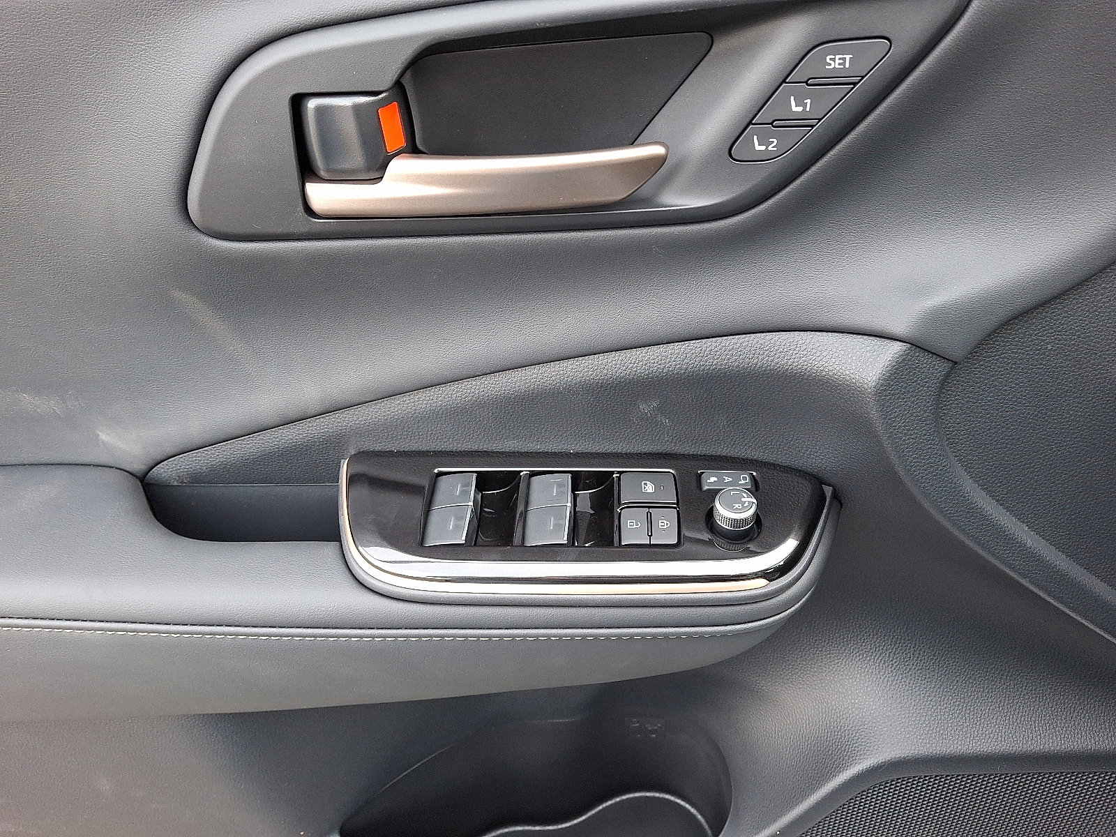 New 2025 Toyota Crown Signia AWD/4WD image 9