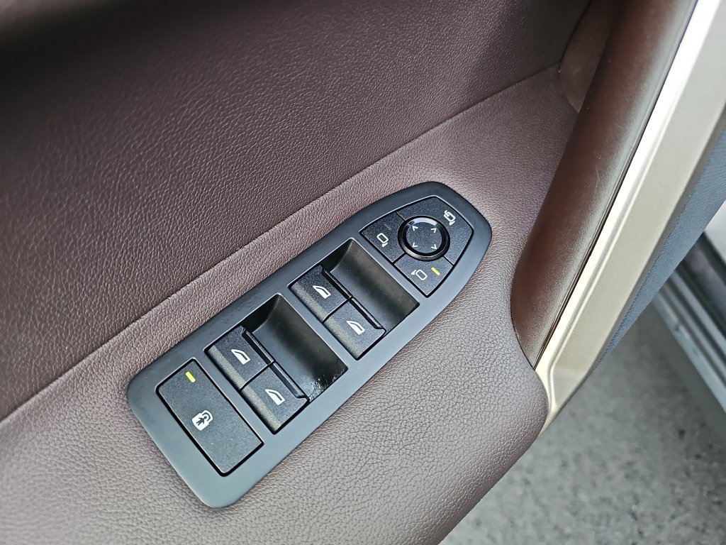 Certified 2024 BMW iX xDrive50 w/ Convenience Package AWD/4WD image 19