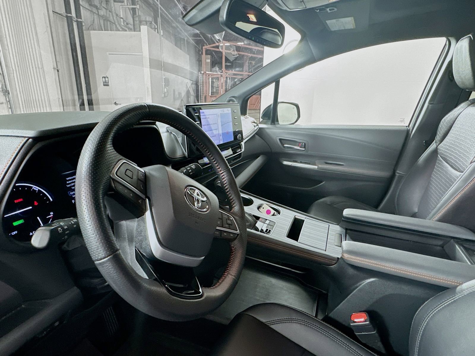 Used 2021 Toyota Sienna XSE w/ XSE Plus Package image 8