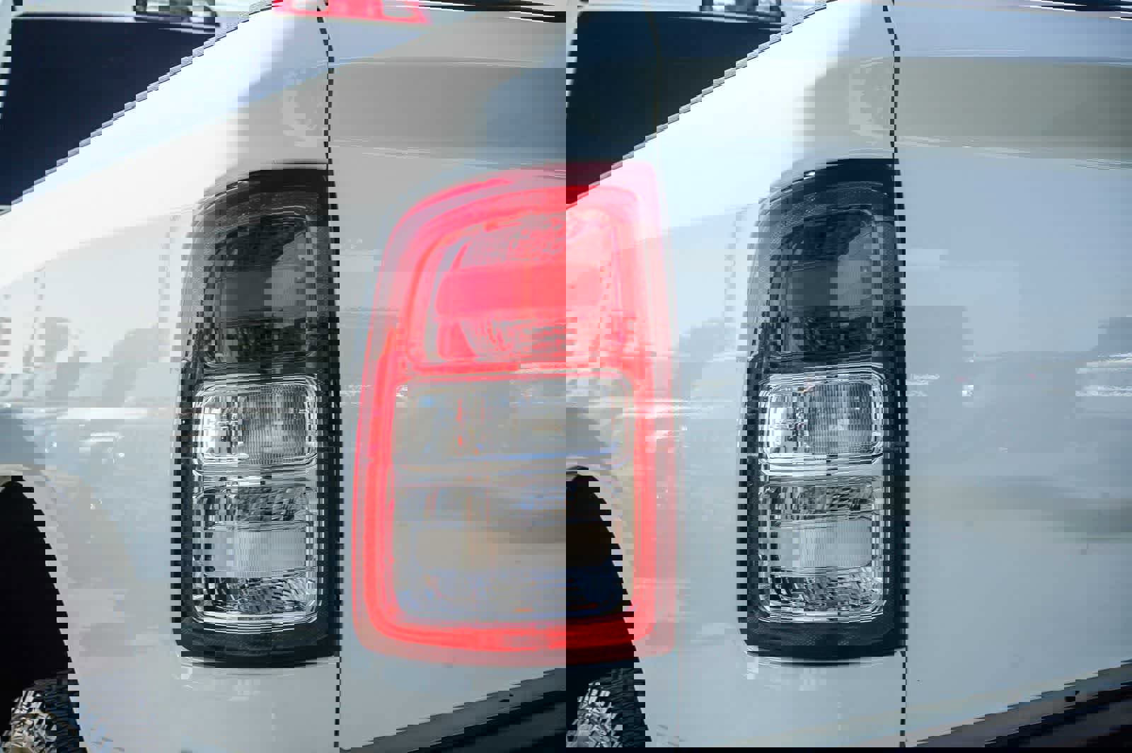 Used 2024 RAM 3500 Tradesman w/ Chrome Appearance Group image 7