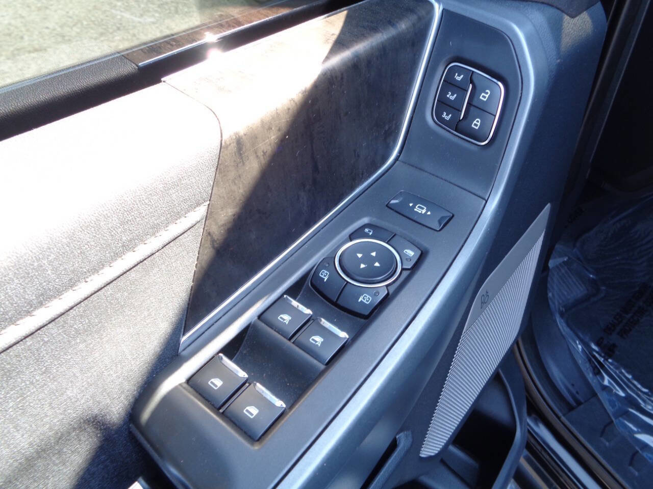 Used 2024 Ford F250 Lariat w/ Chrome Package image 19