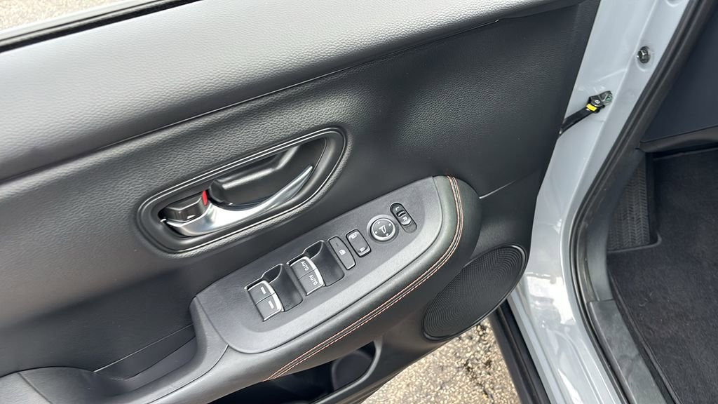 Used 2024 Honda HR-V Sport image 14