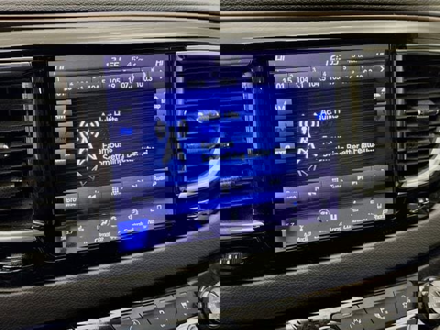 Used 2019 Chrysler Pacifica Touring-L Plus w/ Tire & Wheel Group image 17