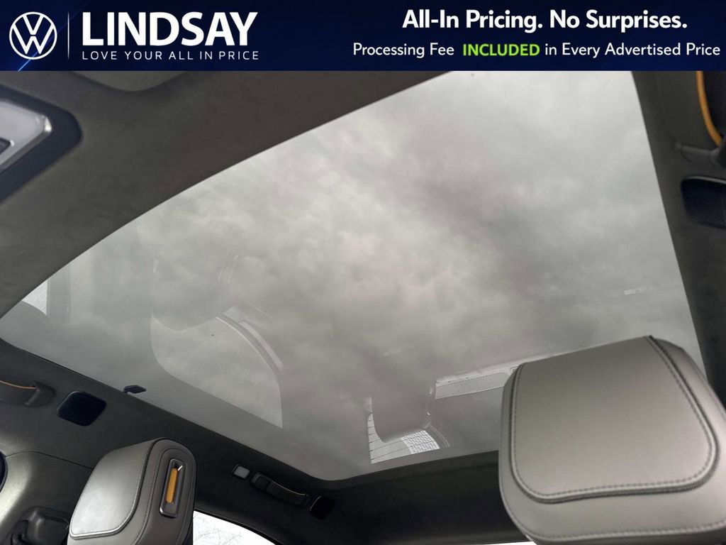 Used 2023 Rivian R1T Adventure image 20