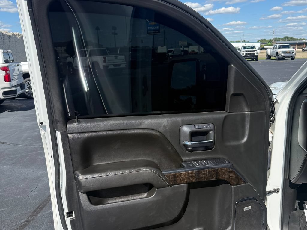 Used 2016 GMC Sierra 2500 Denali w/ Duramax Plus Package AWD/4WD image 33