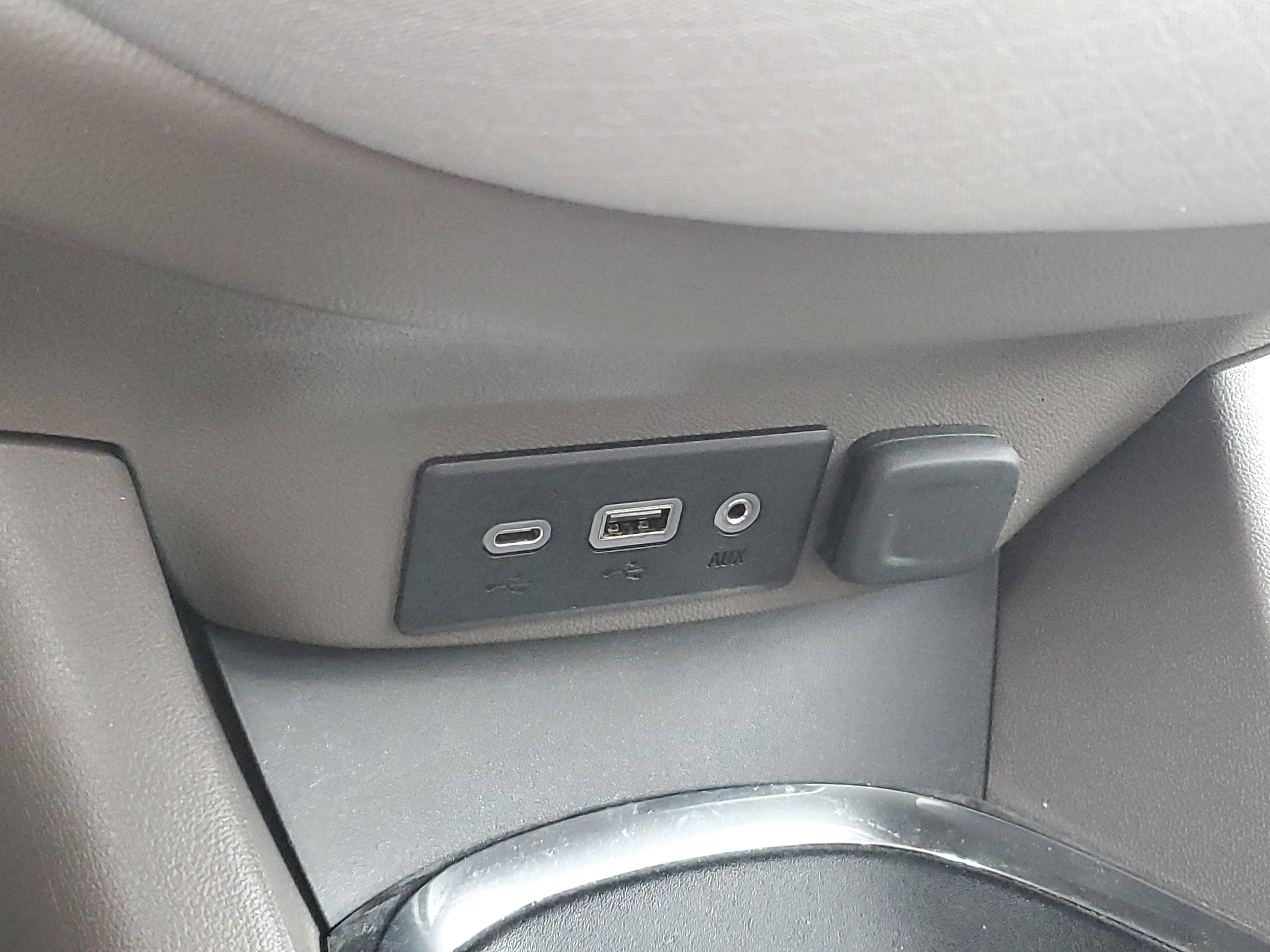 Used 2022 Chevrolet Malibu LT image 24