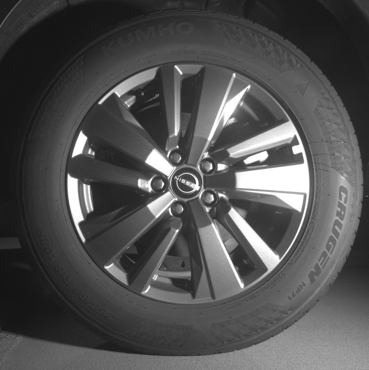 Used 2025 Nissan Pathfinder SV FWD image 14
