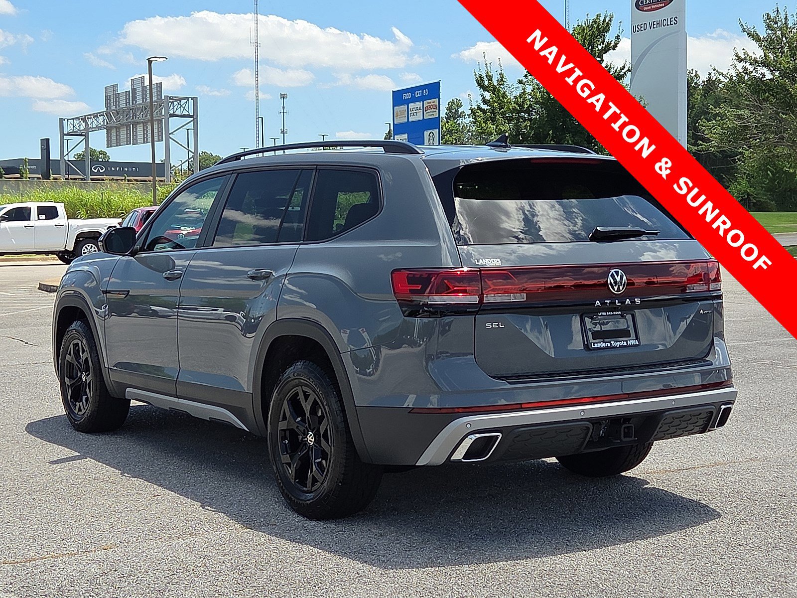 Used 2024 Volkswagen Atlas Peak Edition SEL image 4
