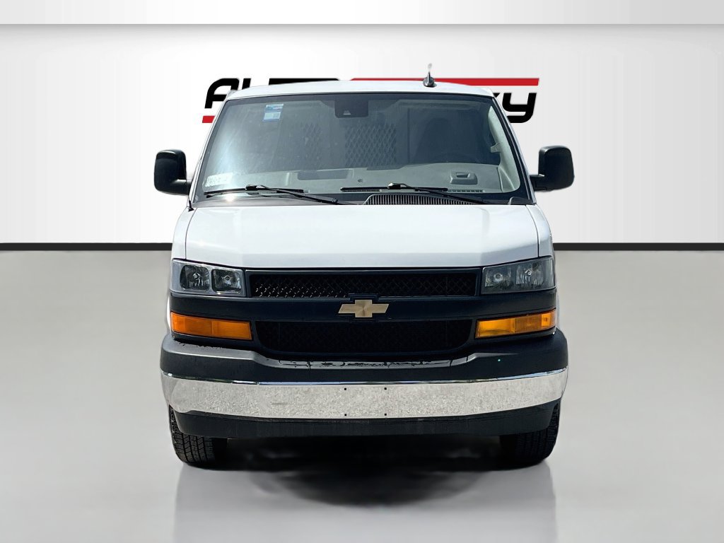 Used 2024 Chevrolet Express 2500 w/ Driver Convenience Package RWD image 2