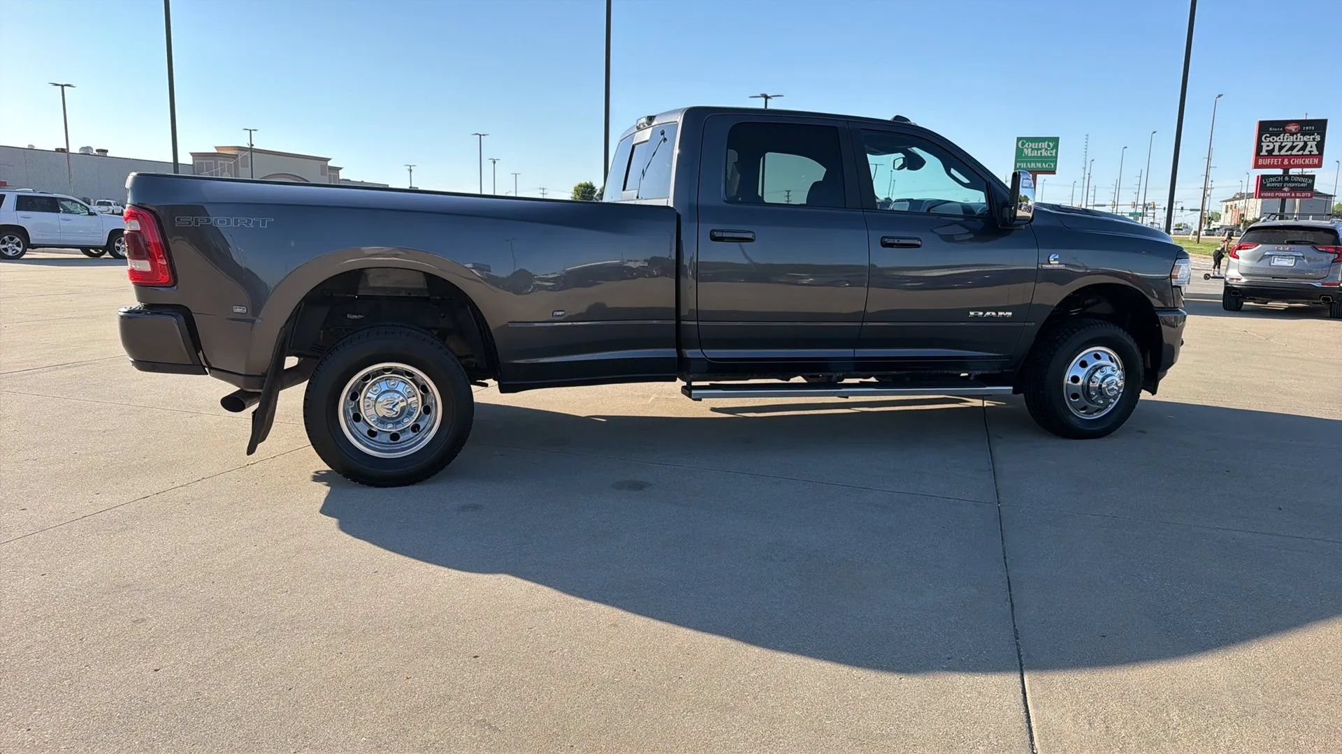 Used 2023 RAM 3500 Laramie AWD/4WD image 27