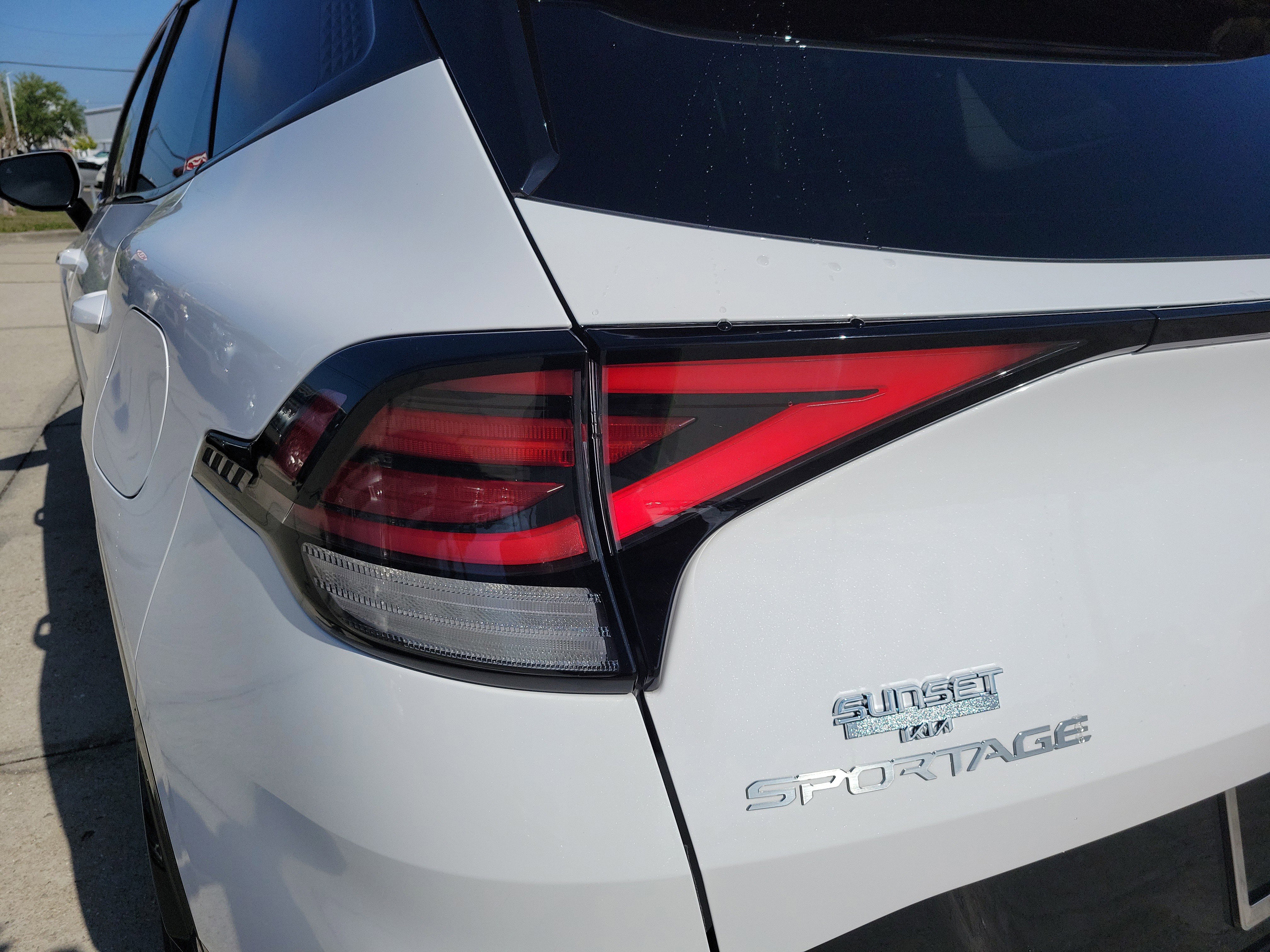 Used 2023 Kia Sportage SX image 10