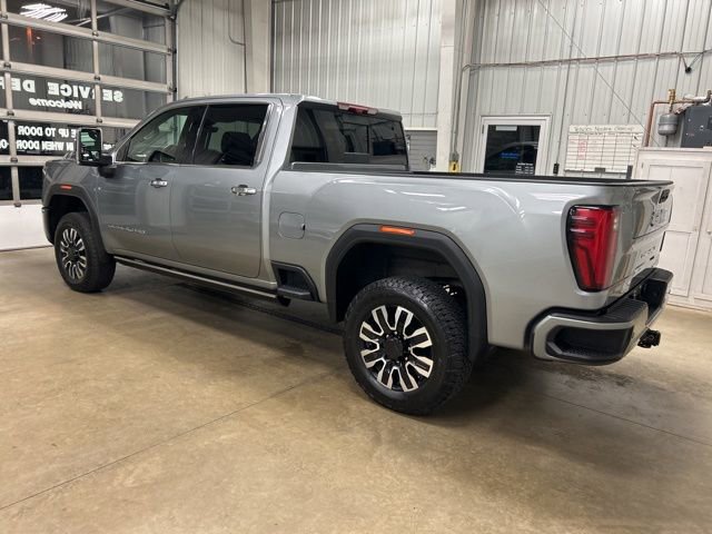 Used 2025 GMC Sierra 3500 Denali Ultimate image 8