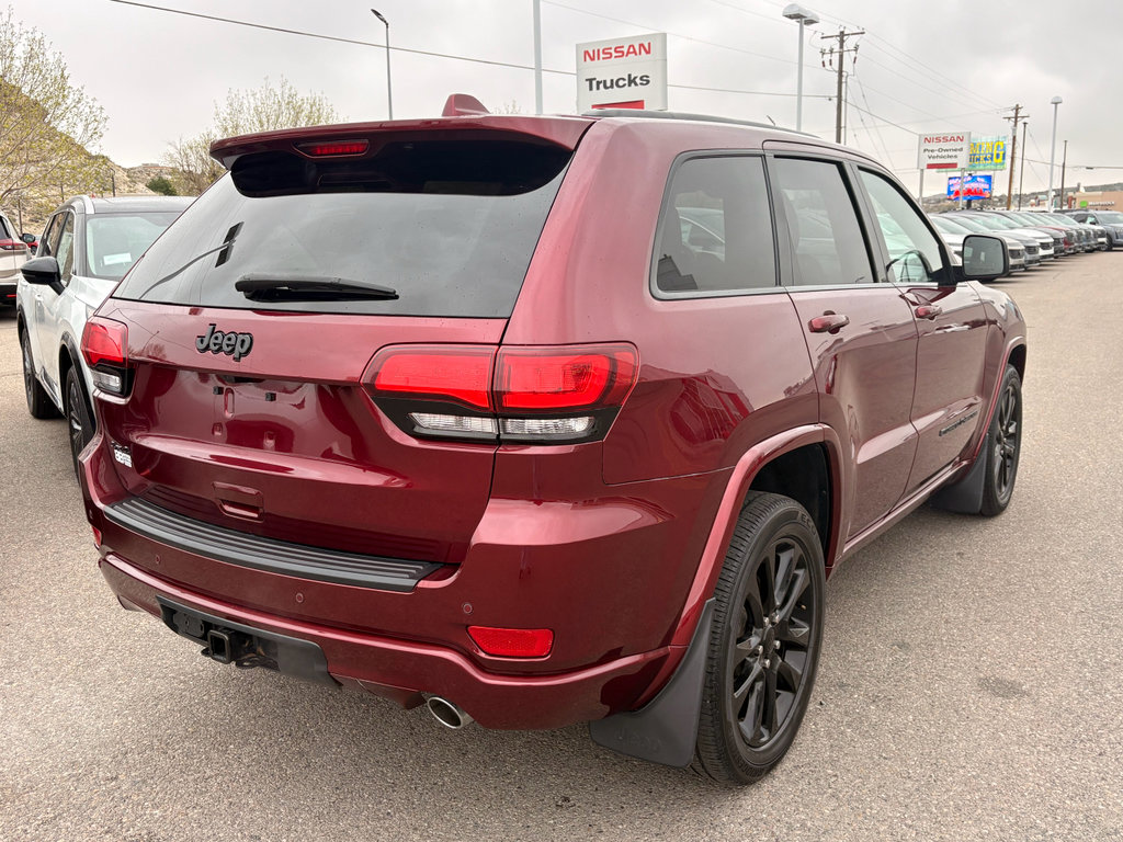 Used 2022 Jeep Grand Cherokee Altitude AWD/4WD image 5