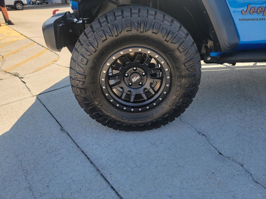 Used 2024 Jeep Wrangler Unlimited Rubicon w/ Technology Group image 10