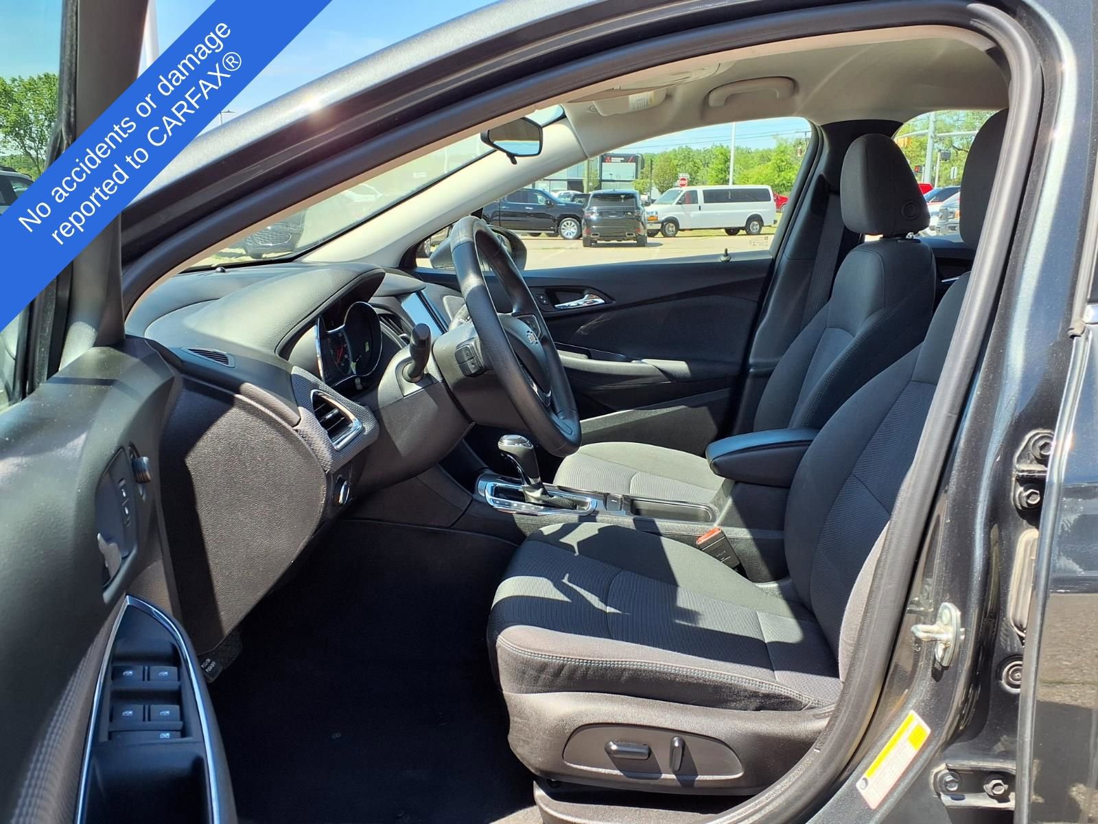 Used 2018 Chevrolet Cruze LT w/ Convenience Package FWD image 19