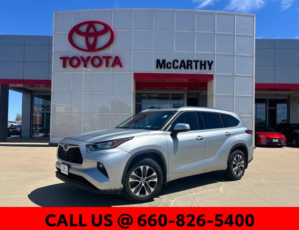 Used 2020 Toyota Highlander XLE AWD/4WD video 1