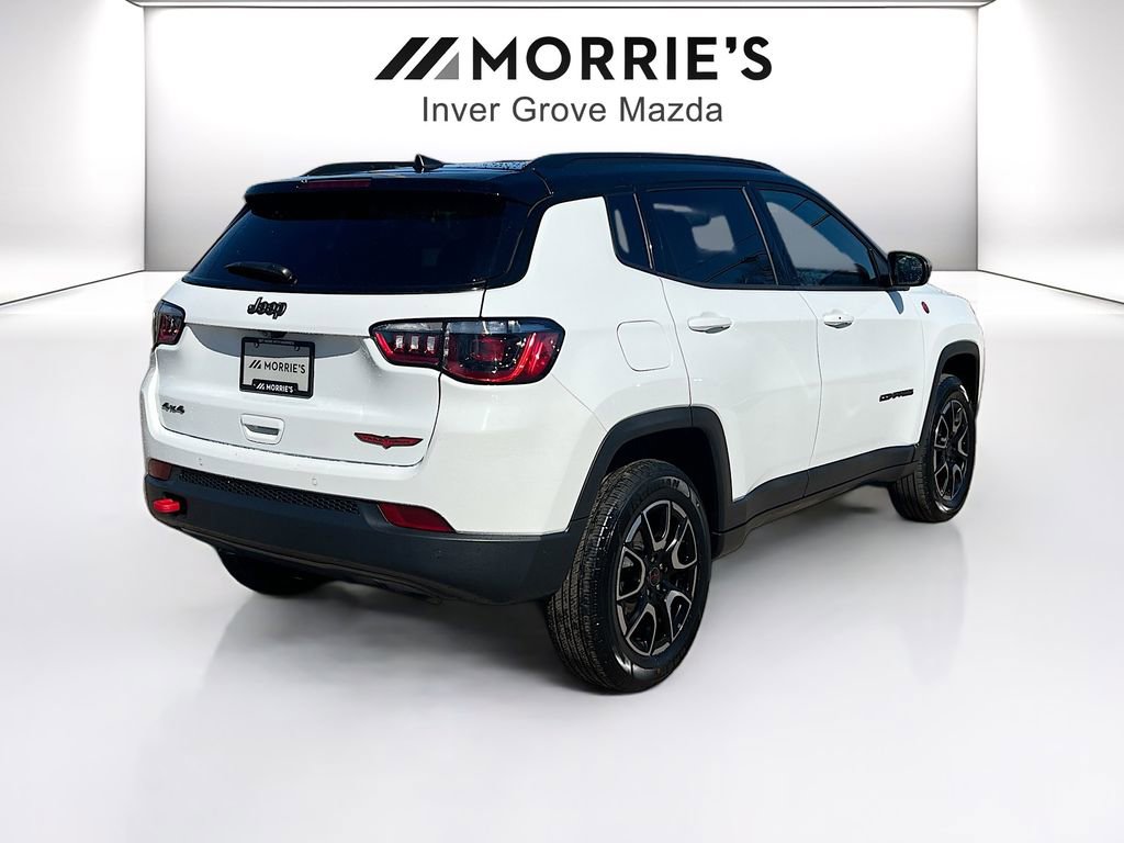 Used 2025 Jeep Compass Trailhawk AWD/4WD image 5