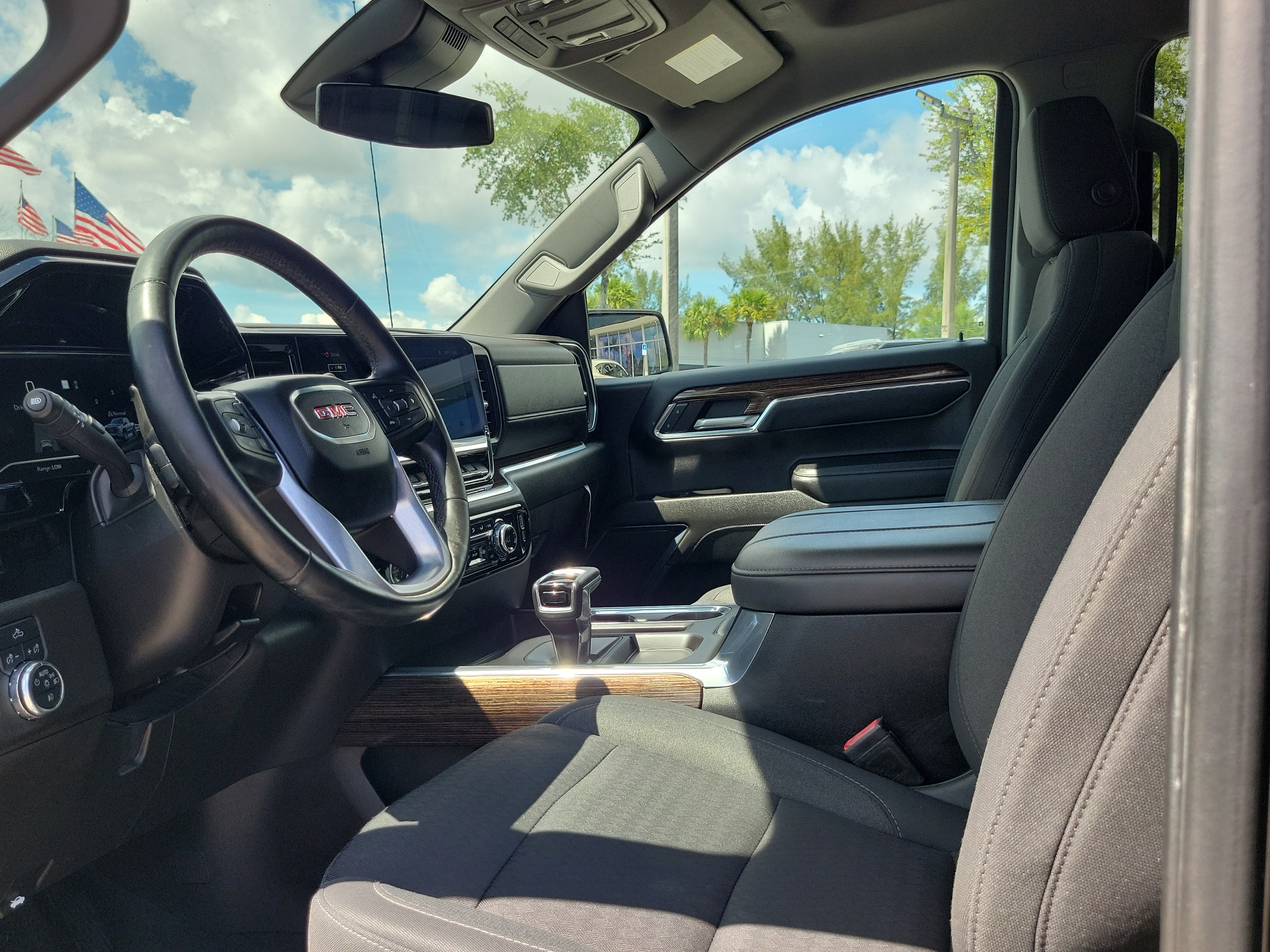 Used 2023 GMC Sierra 1500 Elevation AWD/4WD image 11