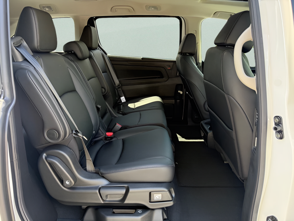 New 2027 Honda Odyssey EX-L image 13