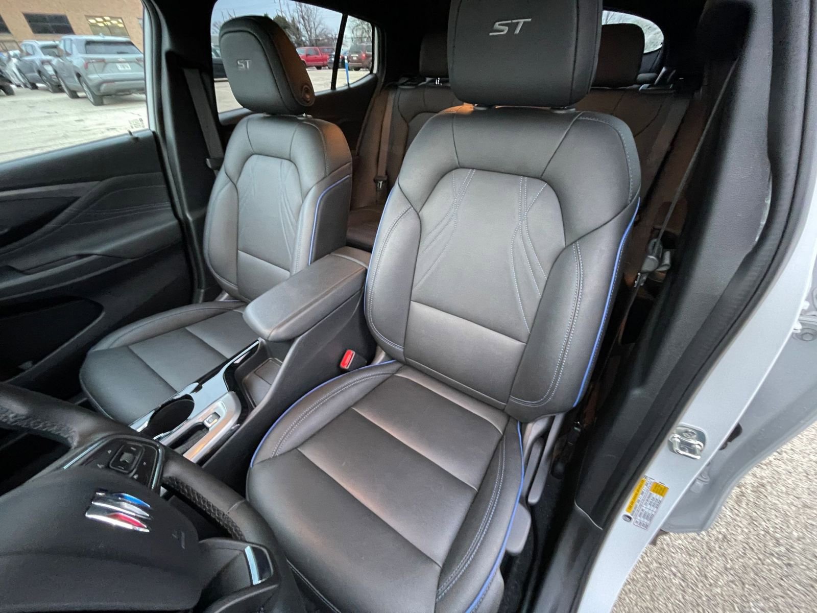 Used 2025 Buick Envista Sport Touring image 35