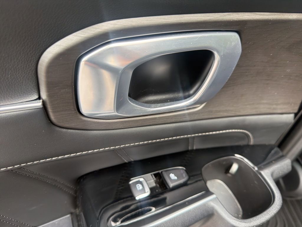 Used 2024 Kia Sorento SX Prestige image 25