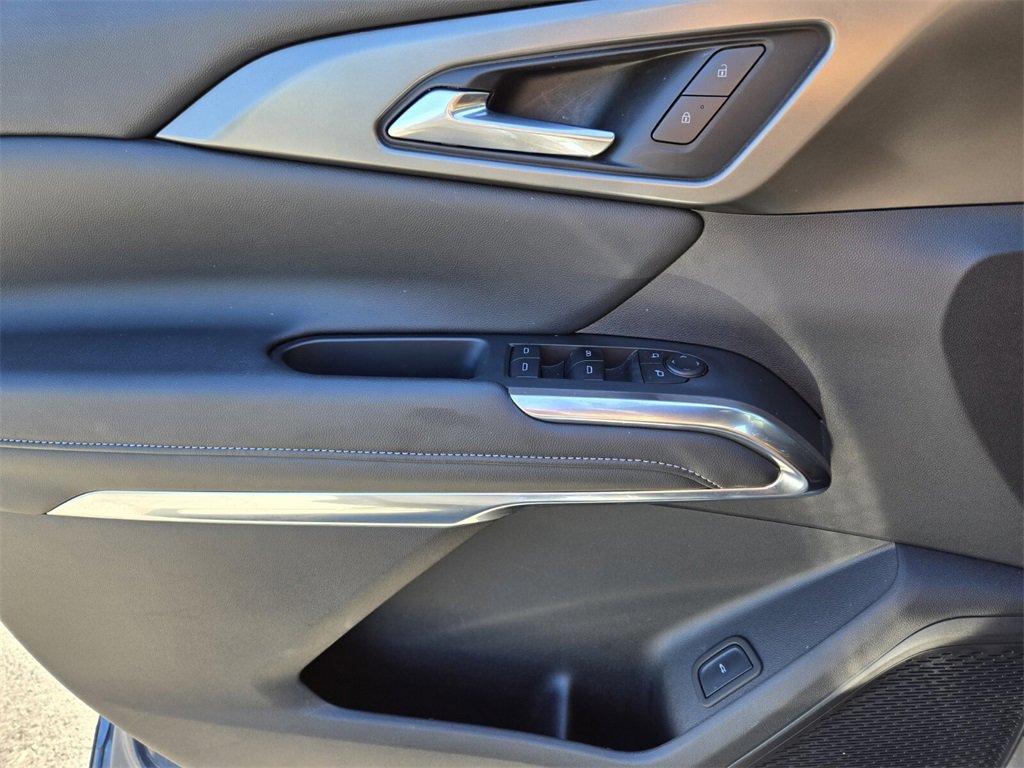 Used 2025 Chevrolet Traverse LT image 31