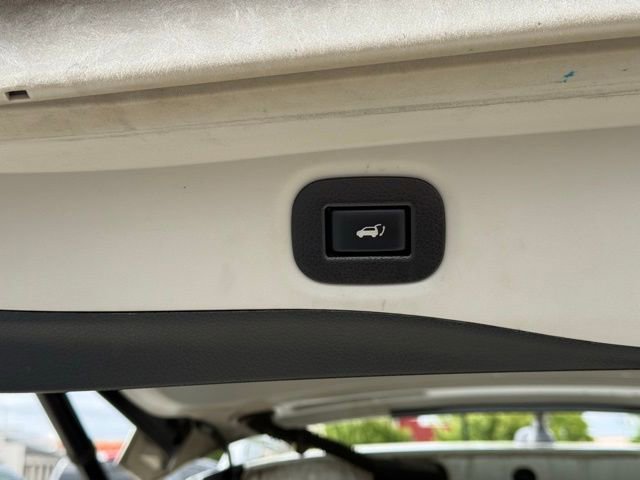 Used 2016 Nissan Rogue SV w/ SV Premium Package AWD/4WD image 14