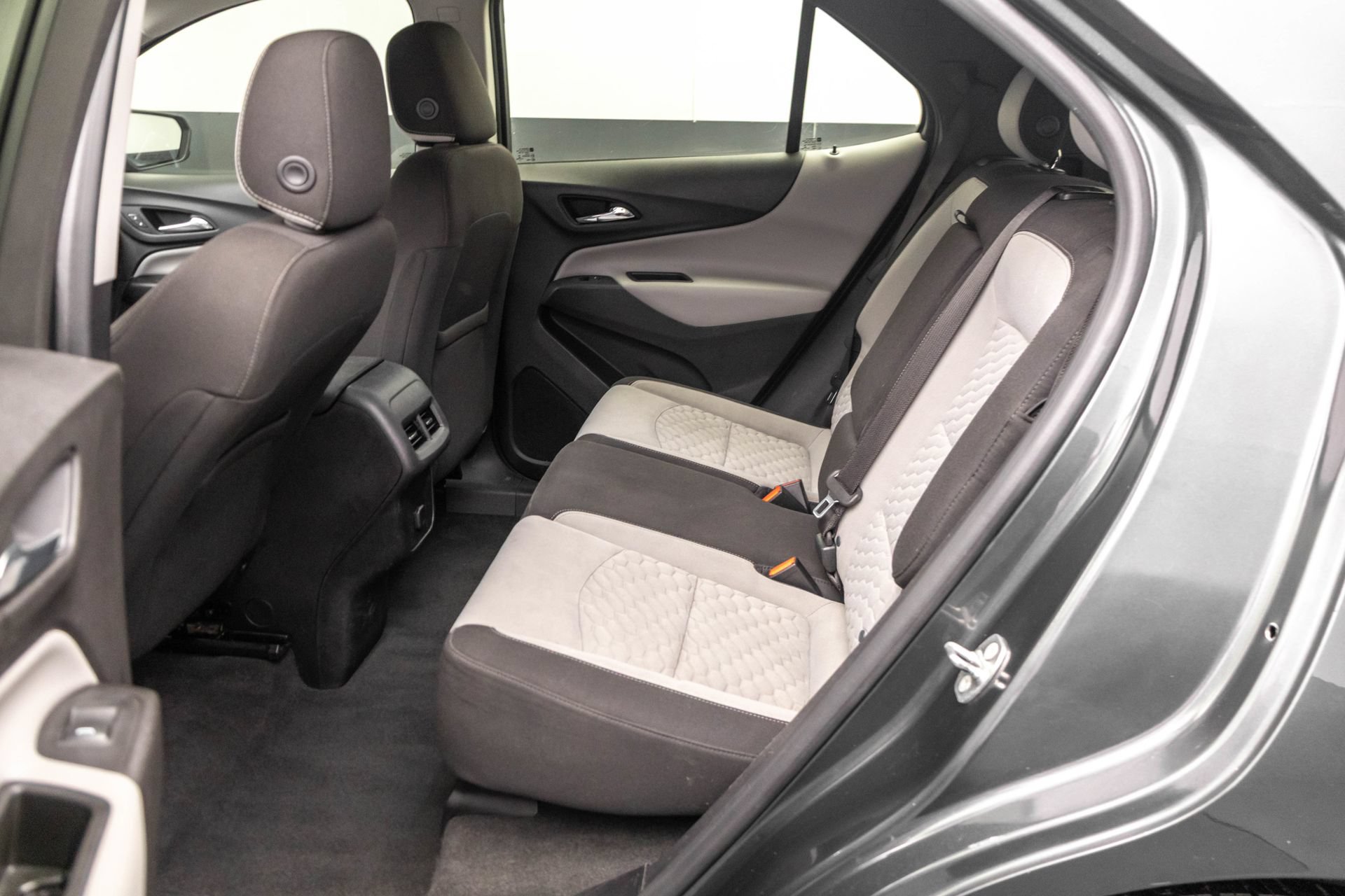 Used 2018 Chevrolet Equinox LS FWD image 29