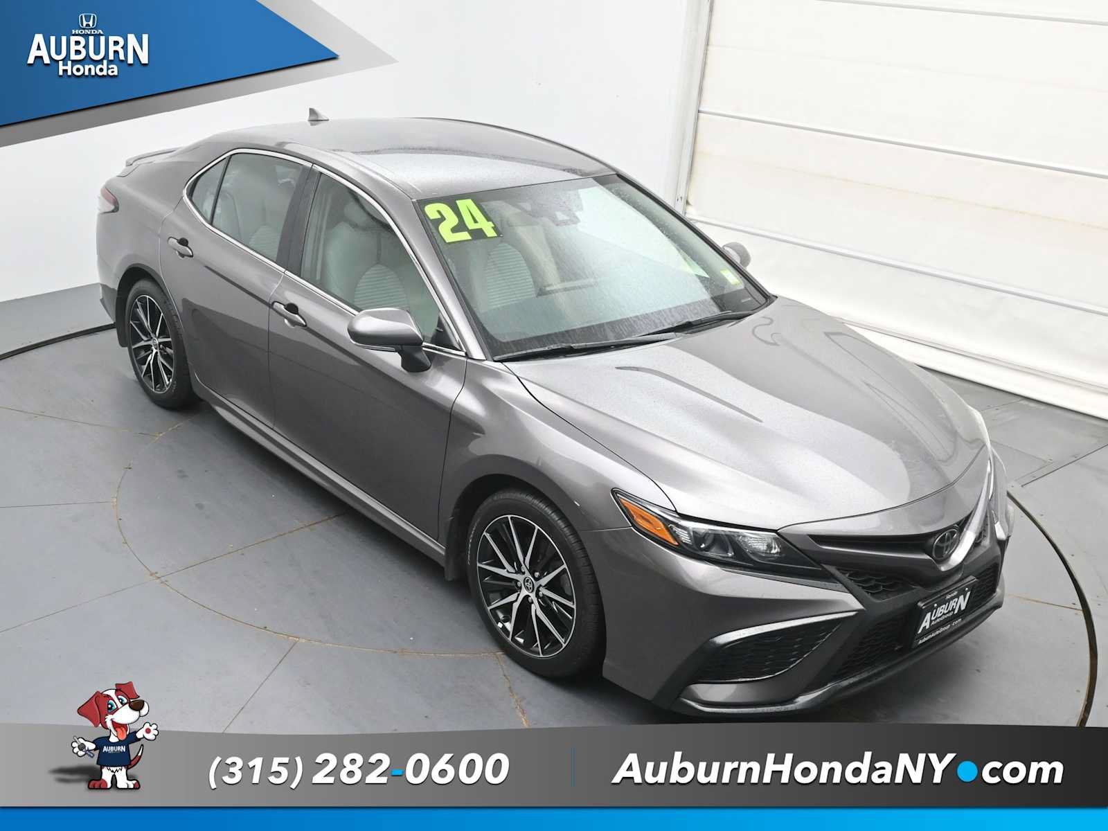 Used 2024 Toyota Camry SE AWD/4WD image 26