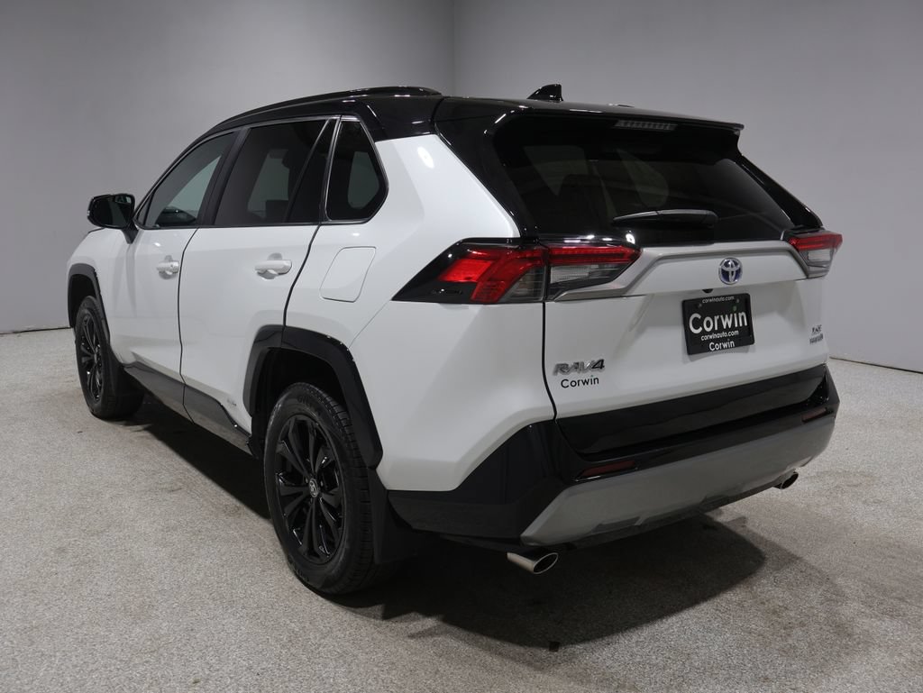 Used 2024 Toyota RAV4 XSE AWD/4WD image 5