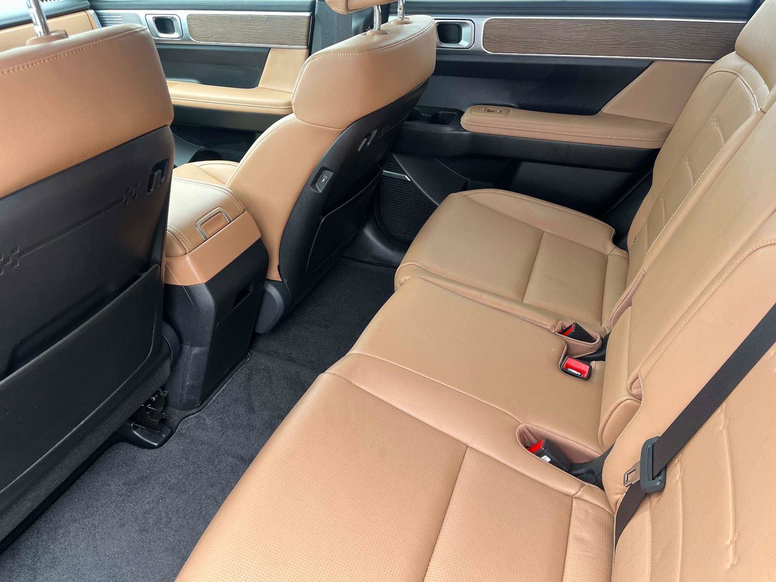 Used 2025 Hyundai Santa Fe Limited image 14