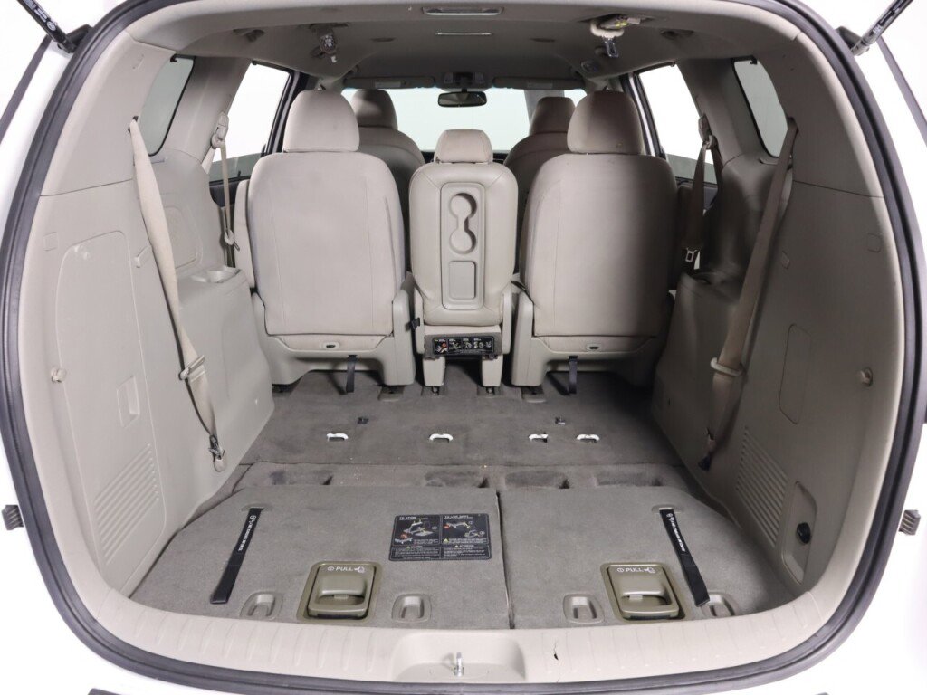 Used 2016 Kia Sedona LX w/ LX Convenience Package image 30