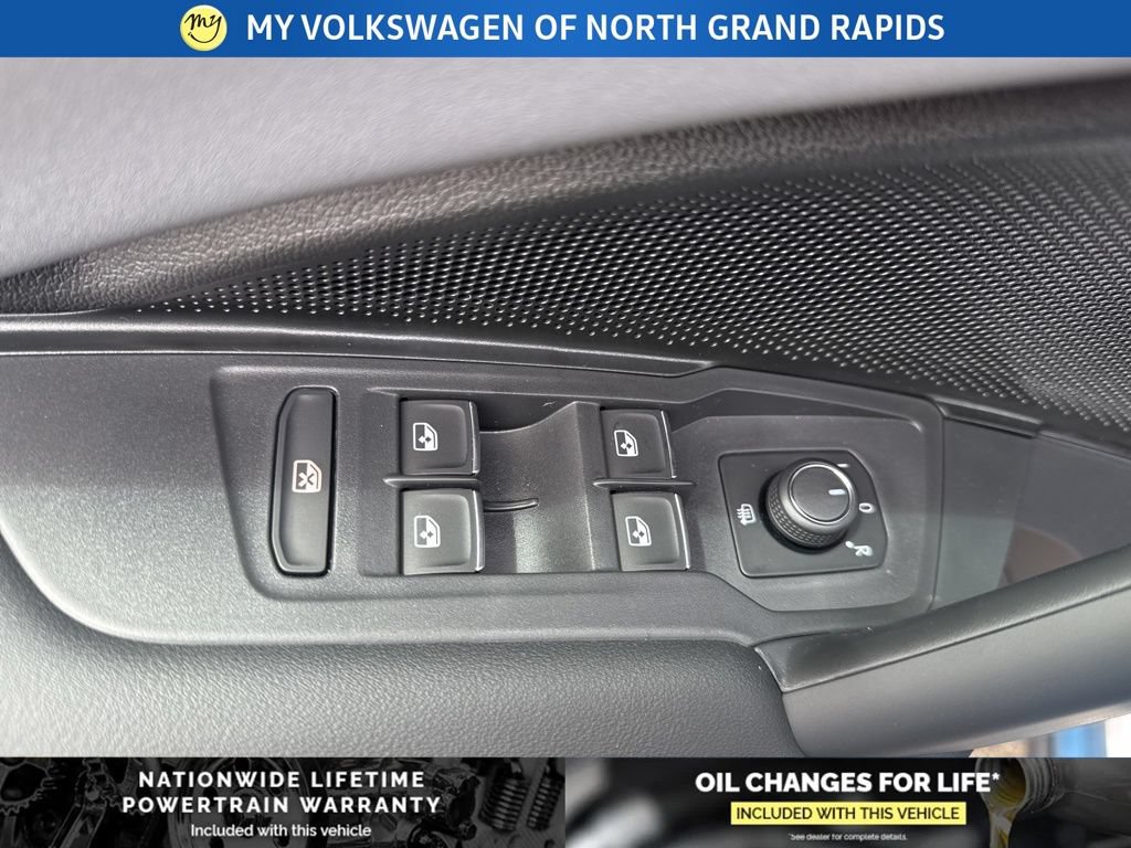 New 2026 Volkswagen Tiguan SE AWD/4WD image 11