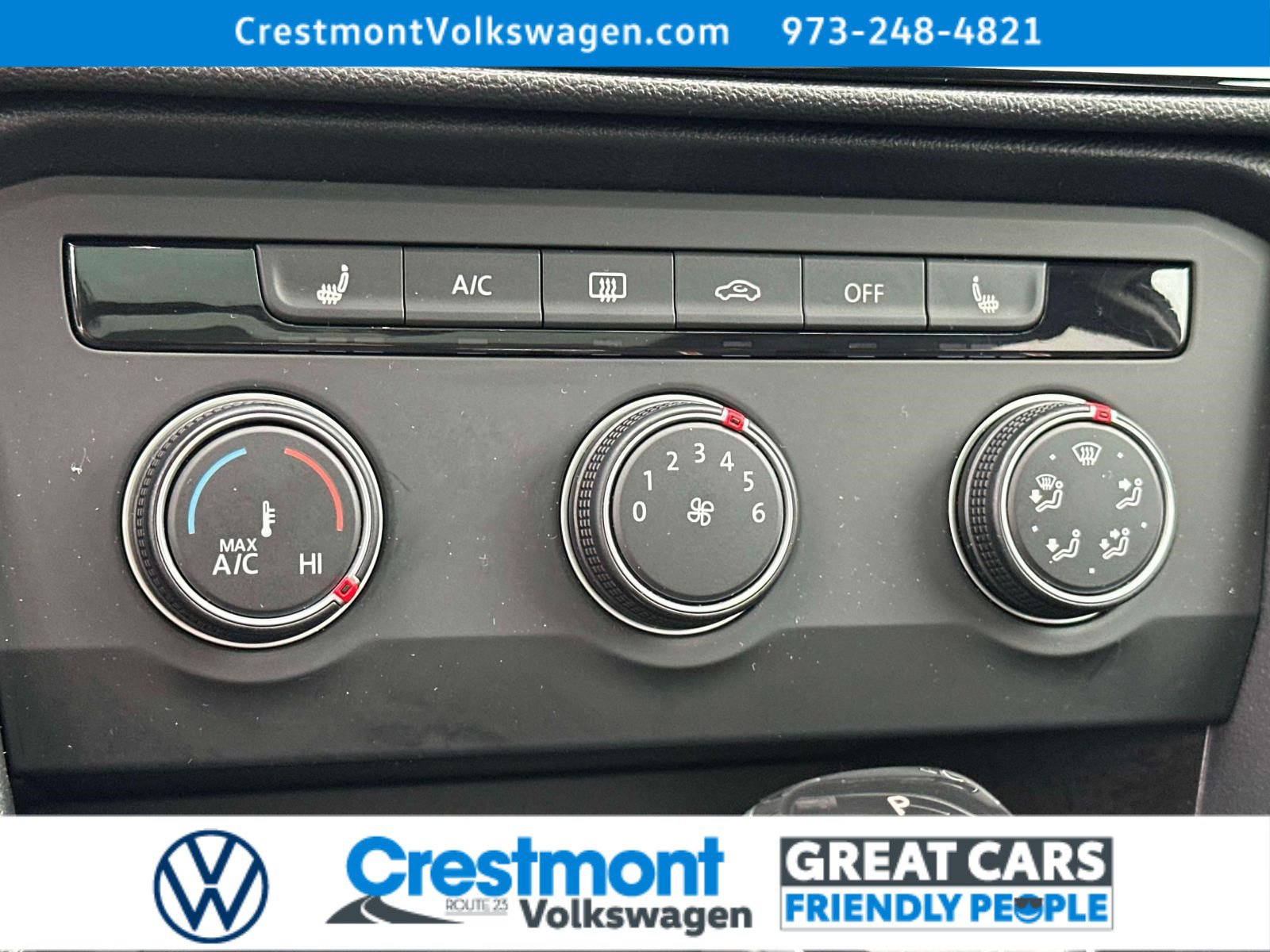 Used 2022 Volkswagen Taos SE w/ Panoramic Sunroof Package image 26