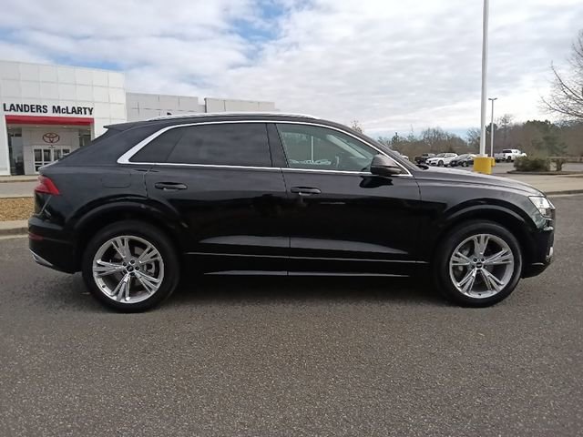 Used 2023 Audi Q8 Premium image 2
