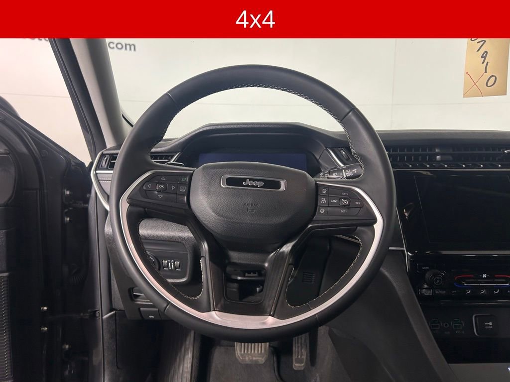 Used 2023 Jeep Grand Cherokee L Laredo AWD/4WD image 9