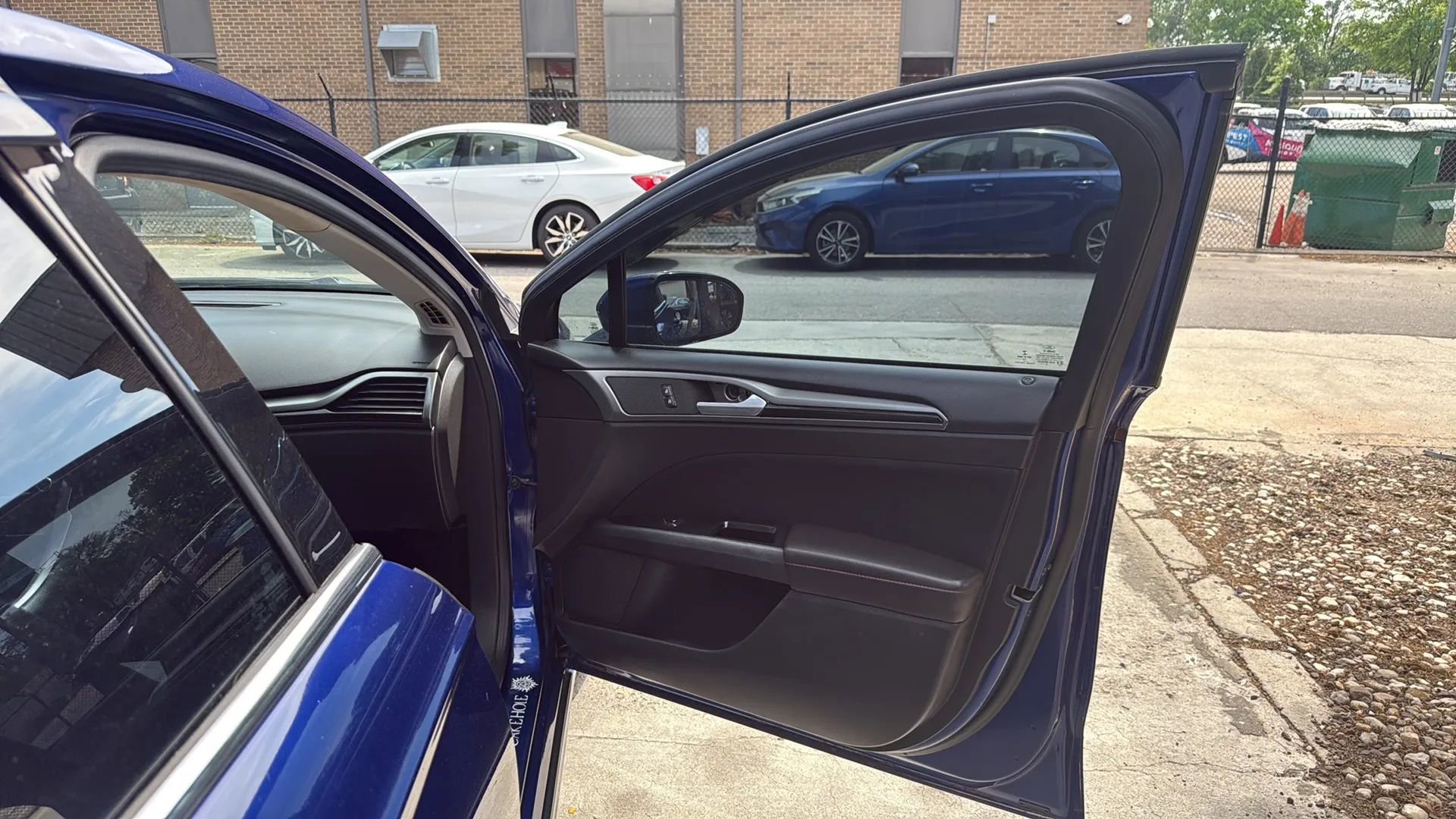 Used 2013 Ford Fusion SE FWD image 23