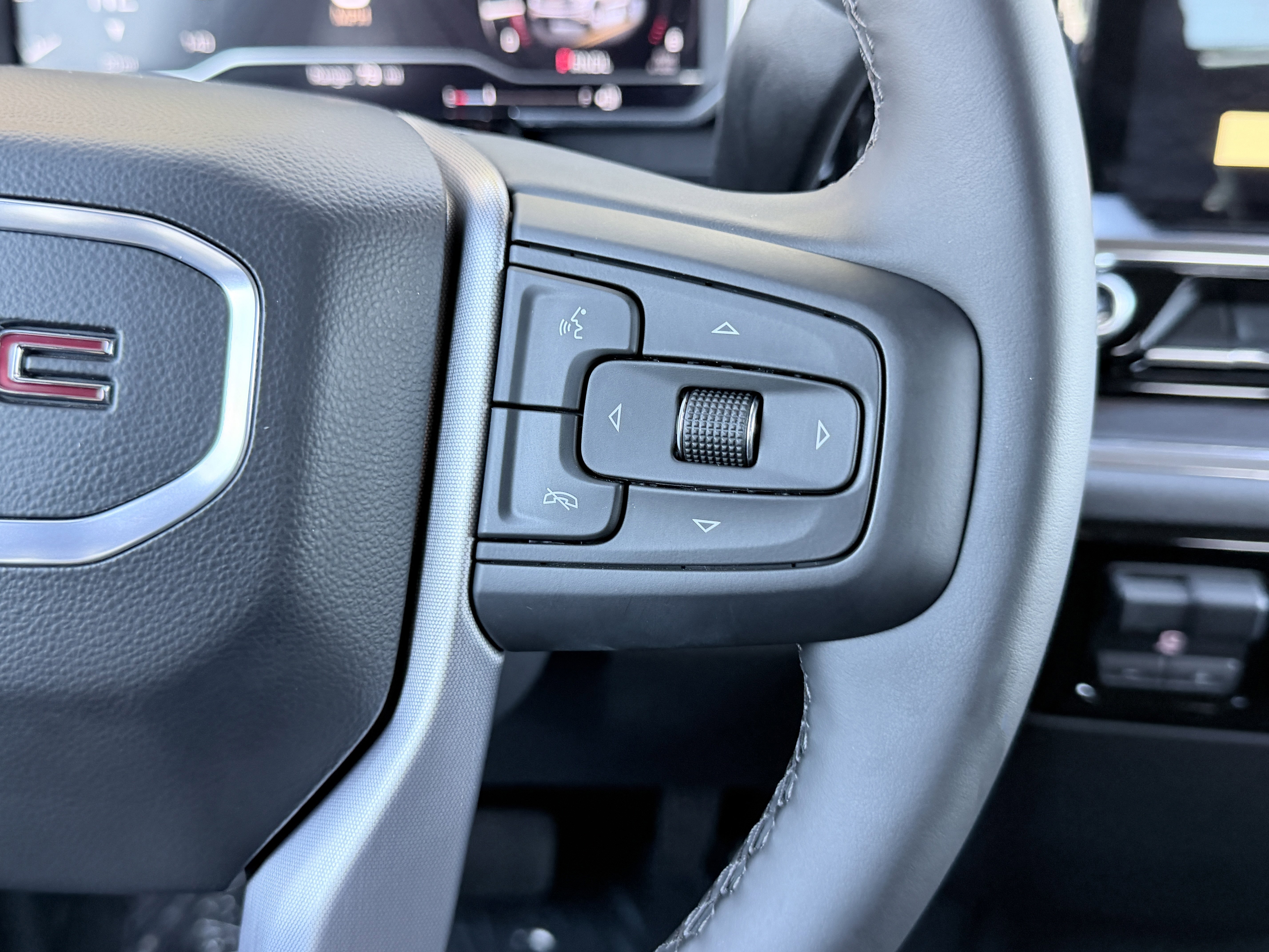 Used 2025 GMC Sierra 1500 SLT image 37