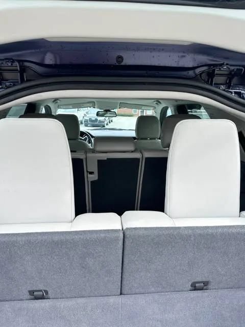 Used 2016 Land Rover Discovery Sport SE AWD/4WD image 25