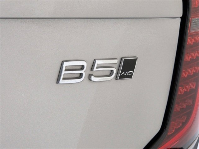 Certified 2025 Volvo XC90 B5 Plus image 8